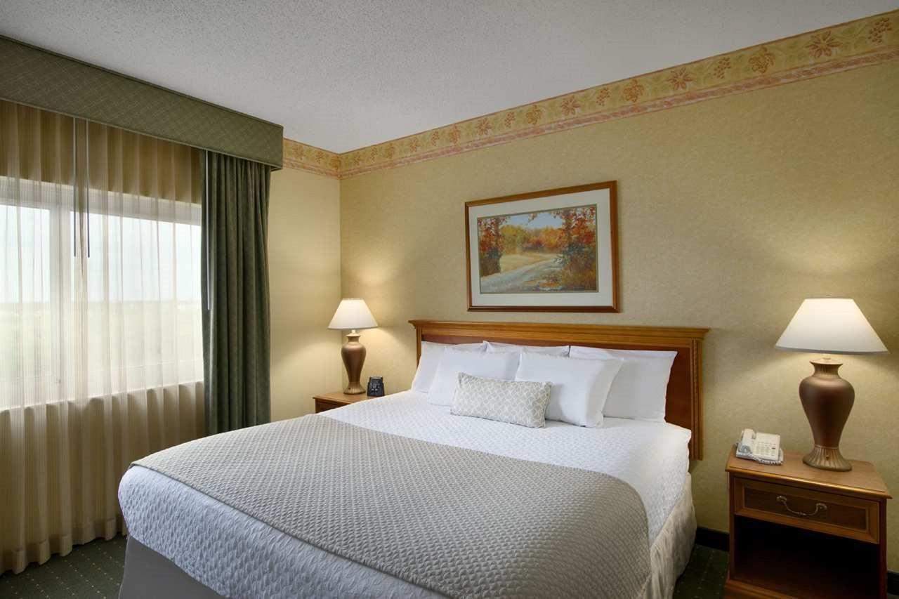 Embassy Suites North Charleston Airport Hotel Convention Bagian luar foto