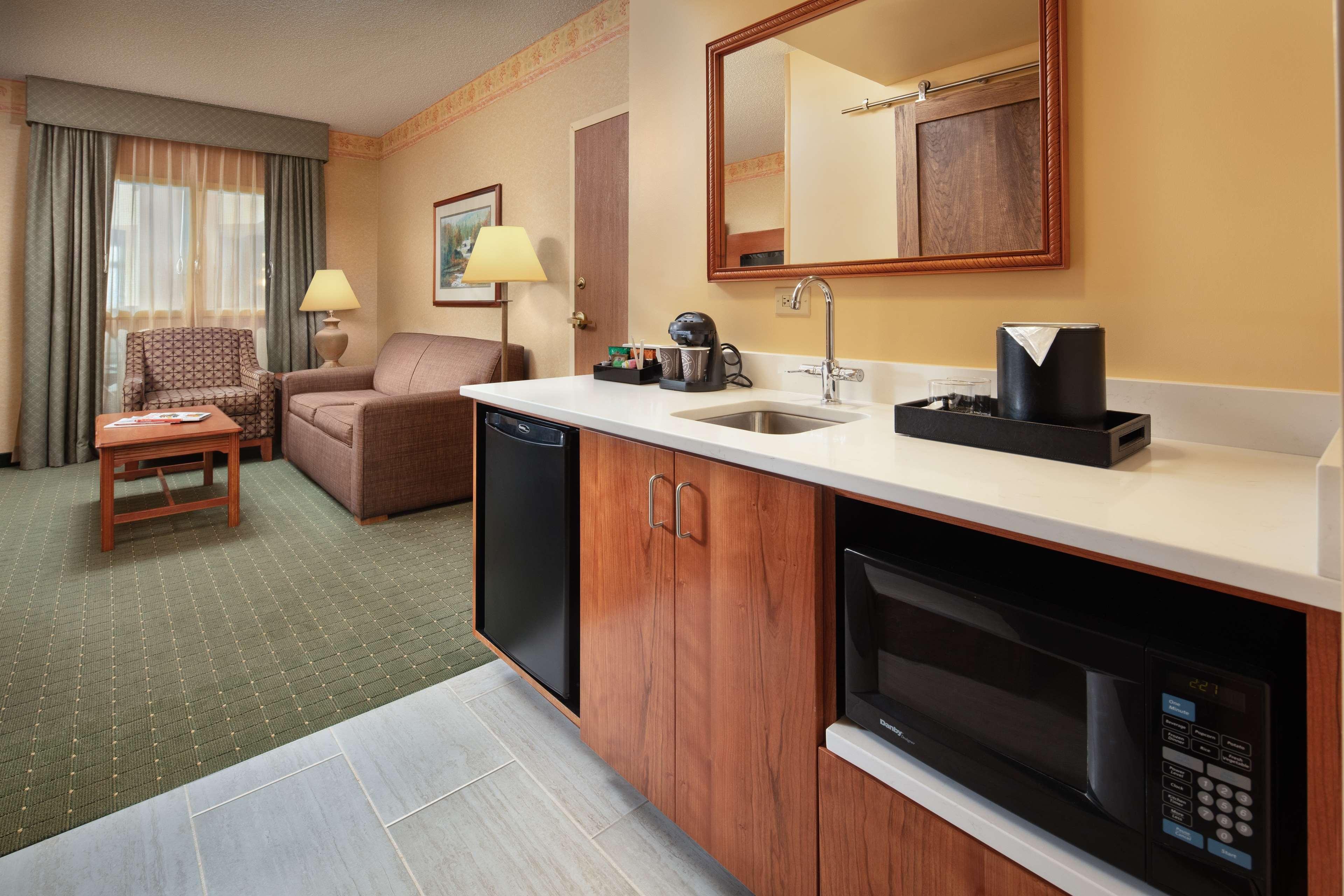 Embassy Suites North Charleston Airport Hotel Convention Bagian luar foto