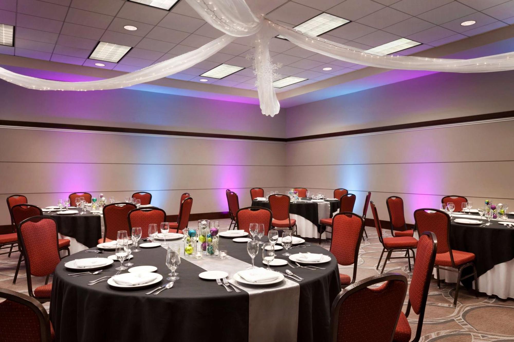 Embassy Suites North Charleston Airport Hotel Convention Bagian luar foto
