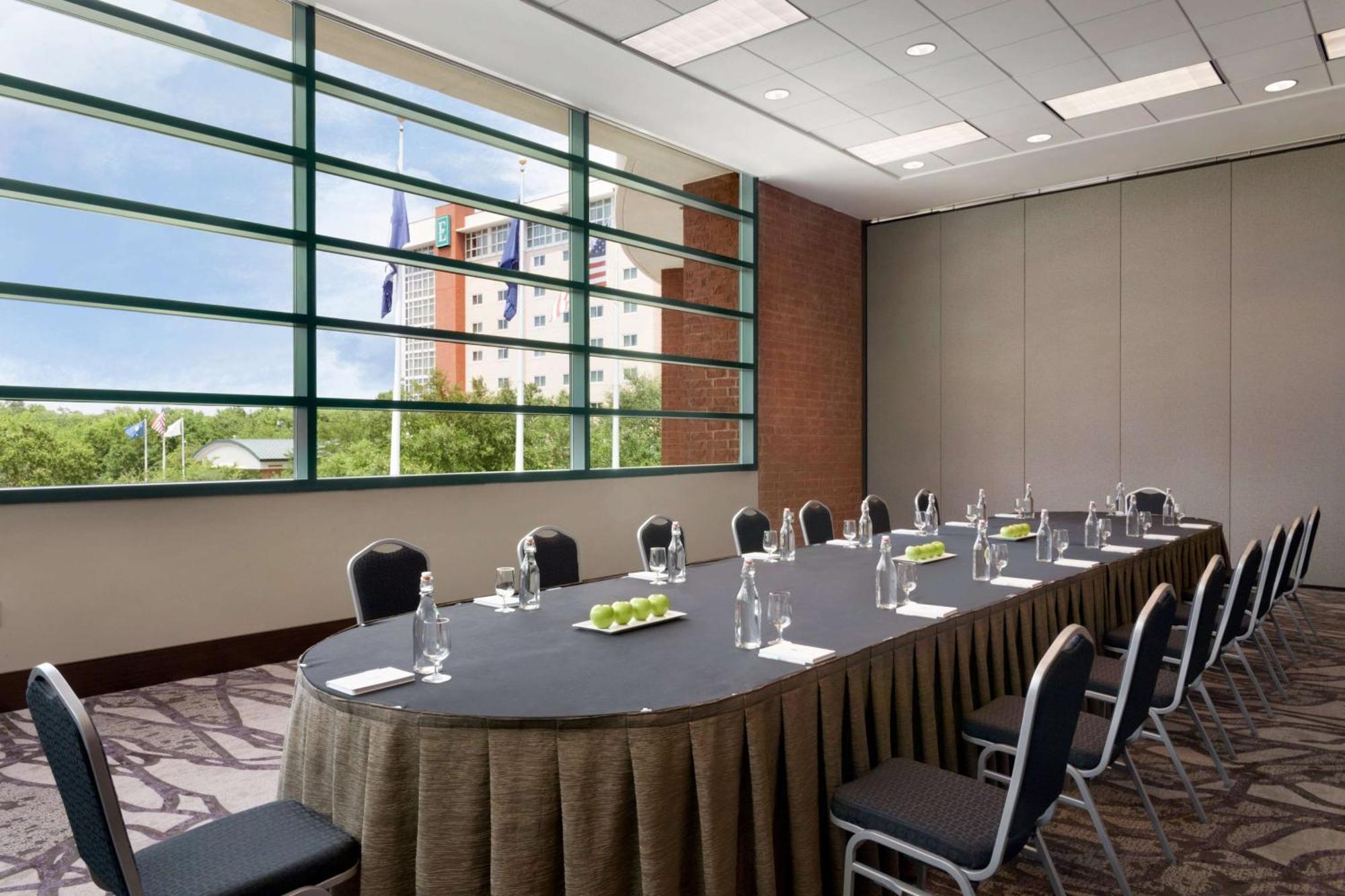 Embassy Suites North Charleston Airport Hotel Convention Bagian luar foto